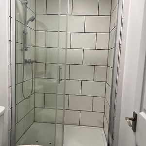 Familien-Zimmer mit zwei Einzelbetten